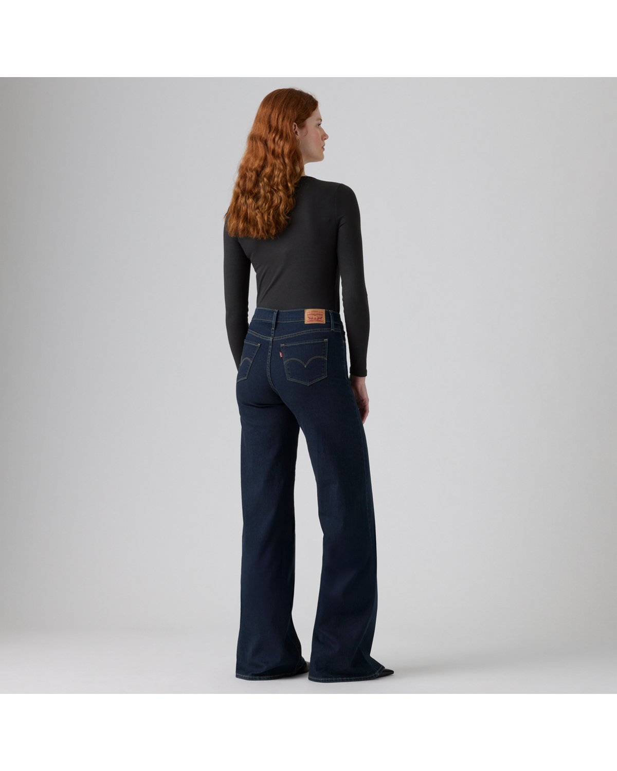 Levi's 318 Shaping Wide Leg Women's Jeans - Chances Are - Dark Wash - Gambar 3