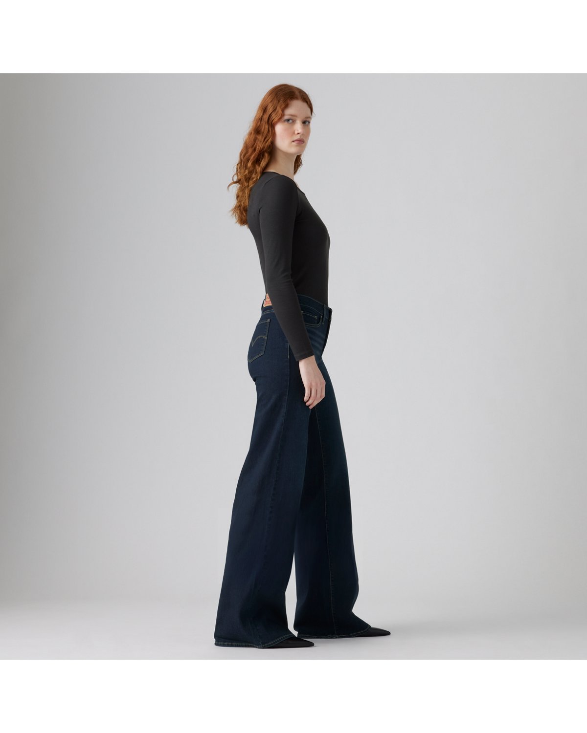 Levi's 318 Shaping Wide Leg Women's Jeans - Chances Are - Dark Wash - Gambar 4