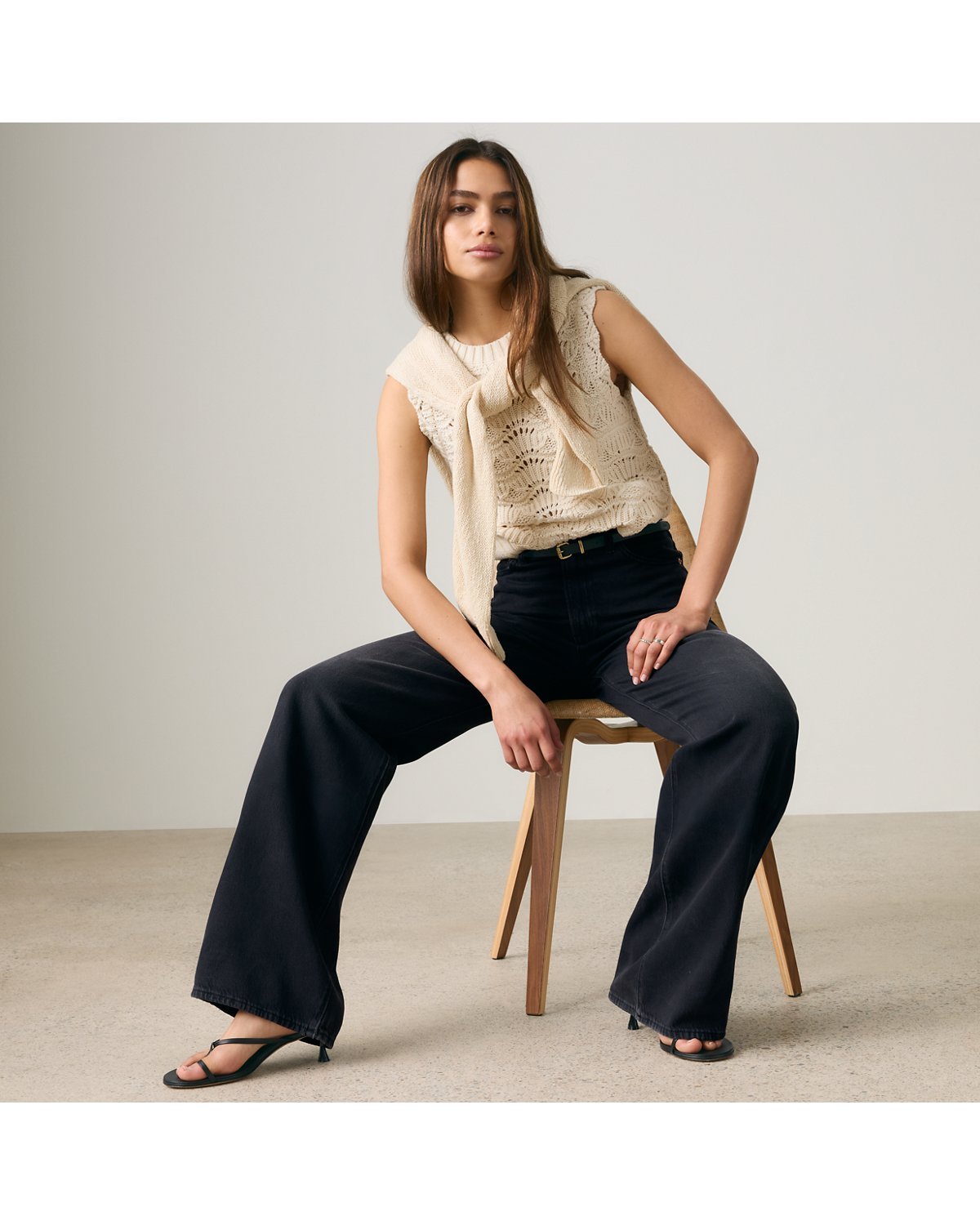 Levi's Ribcage Wide-Leg Women's Jeans - None Your Business - Black - Gambar 2
